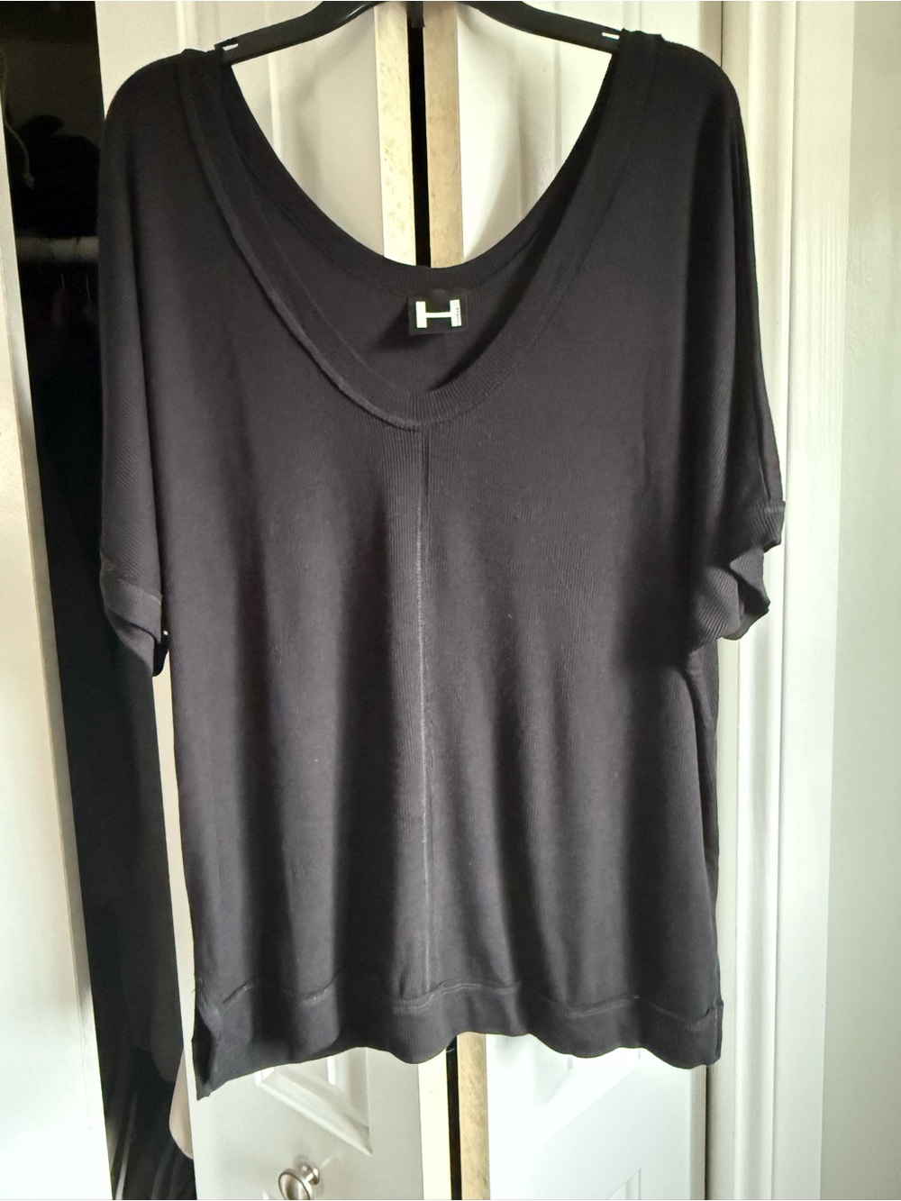 Bybordeaux Black Women's V-Neck Short Sleeve Top